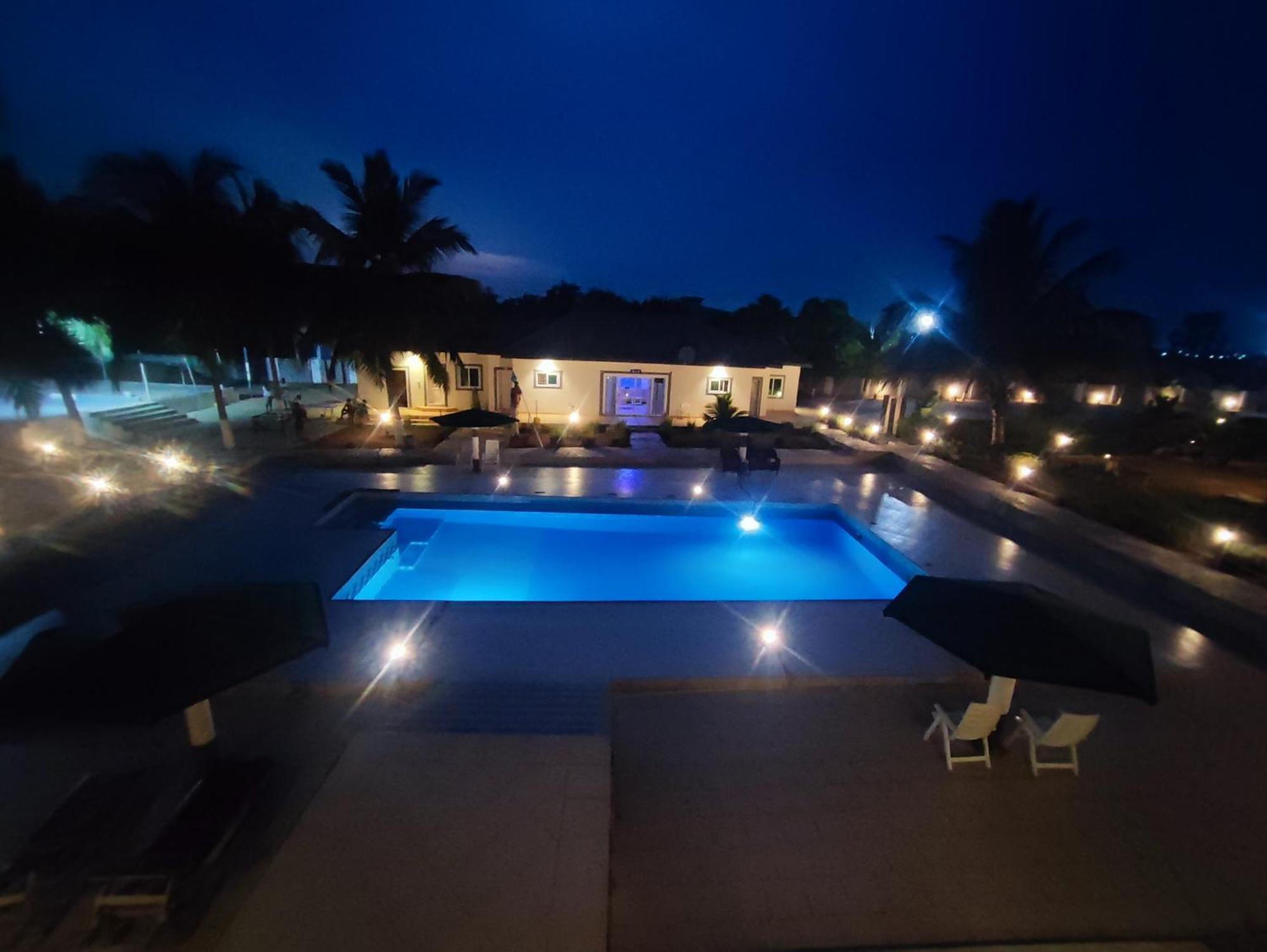 Ellisa Hospitality And Spa Hotel Accra Exterior photo