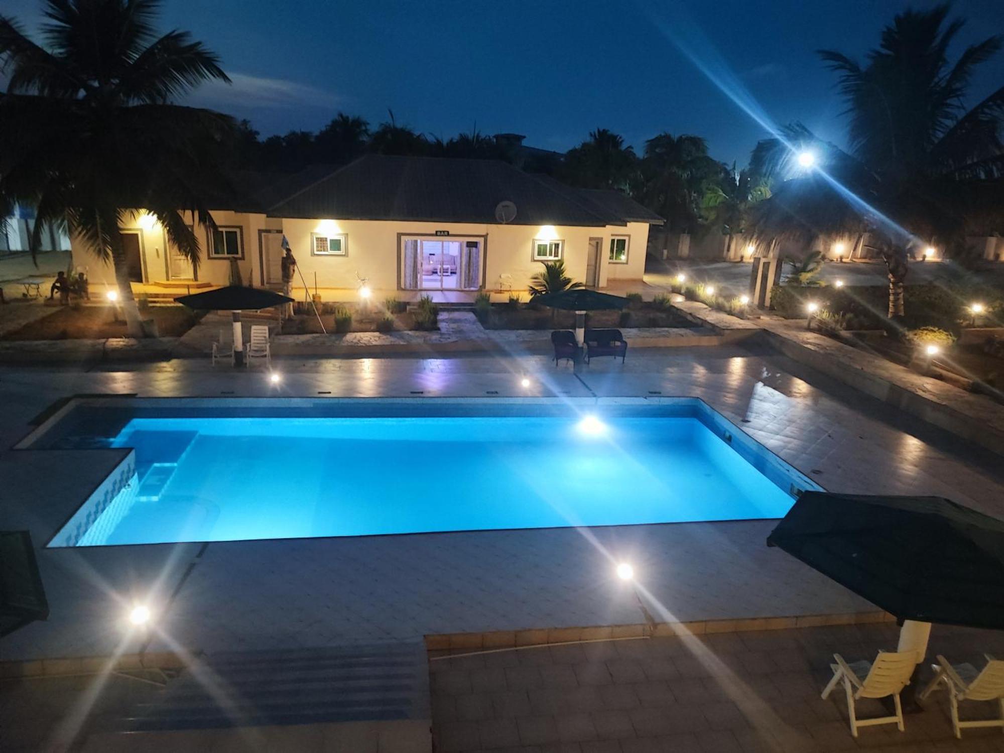 Ellisa Hospitality And Spa Hotel Accra Exterior photo