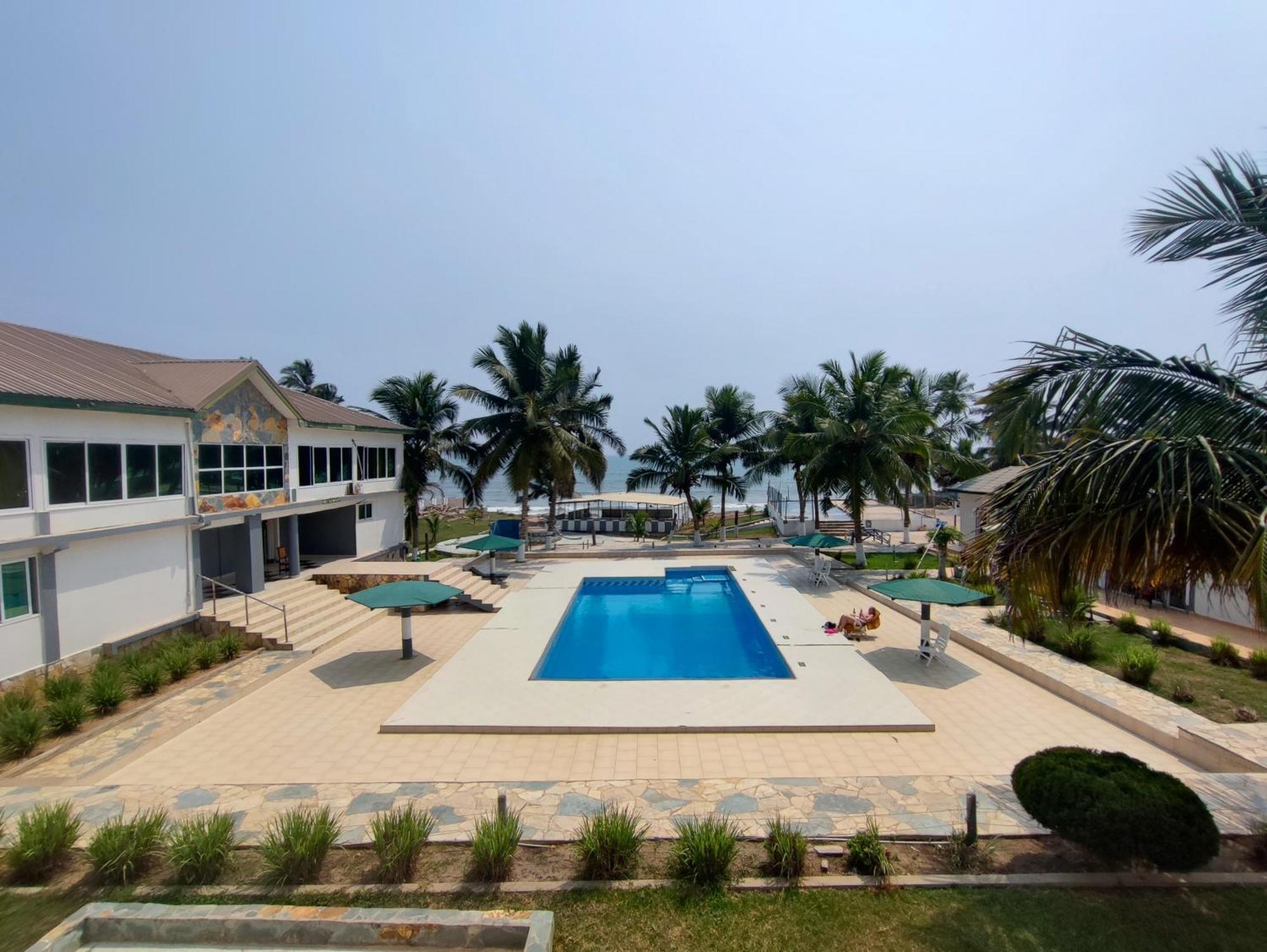 Ellisa Hospitality And Spa Hotel Accra Exterior photo