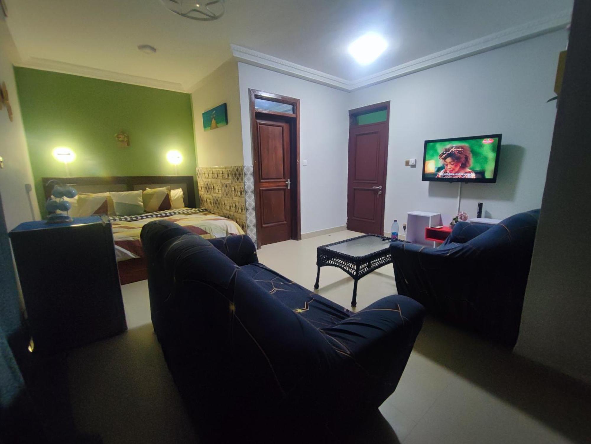 Ellisa Hospitality And Spa Hotel Accra Exterior photo