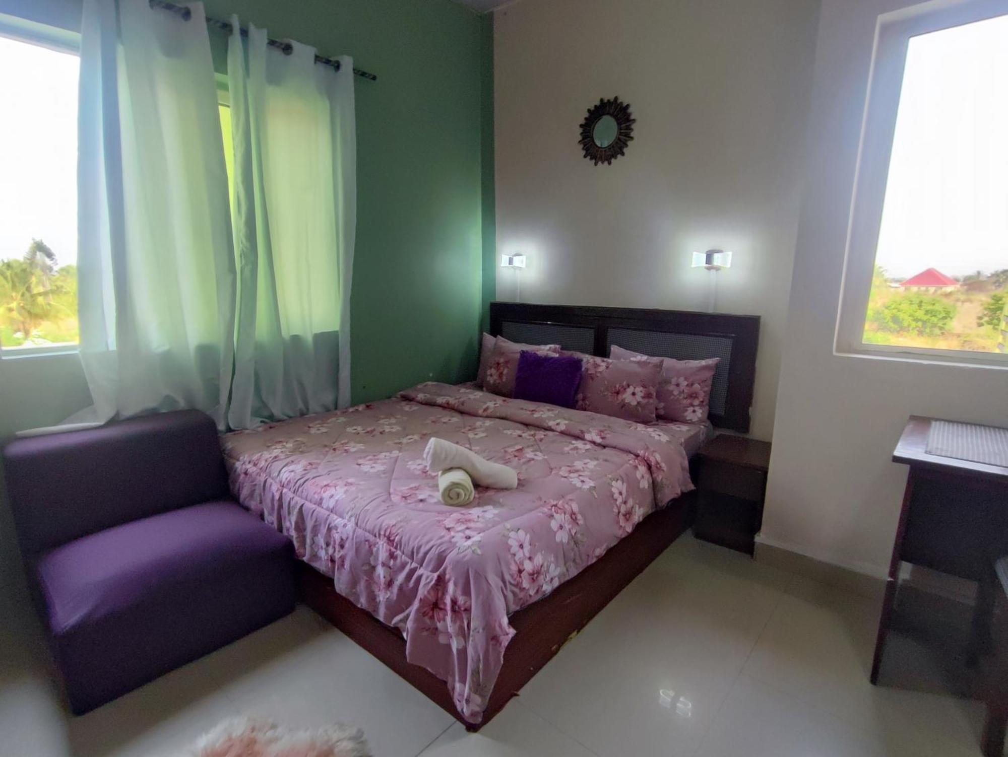 Ellisa Hospitality And Spa Hotel Accra Exterior photo