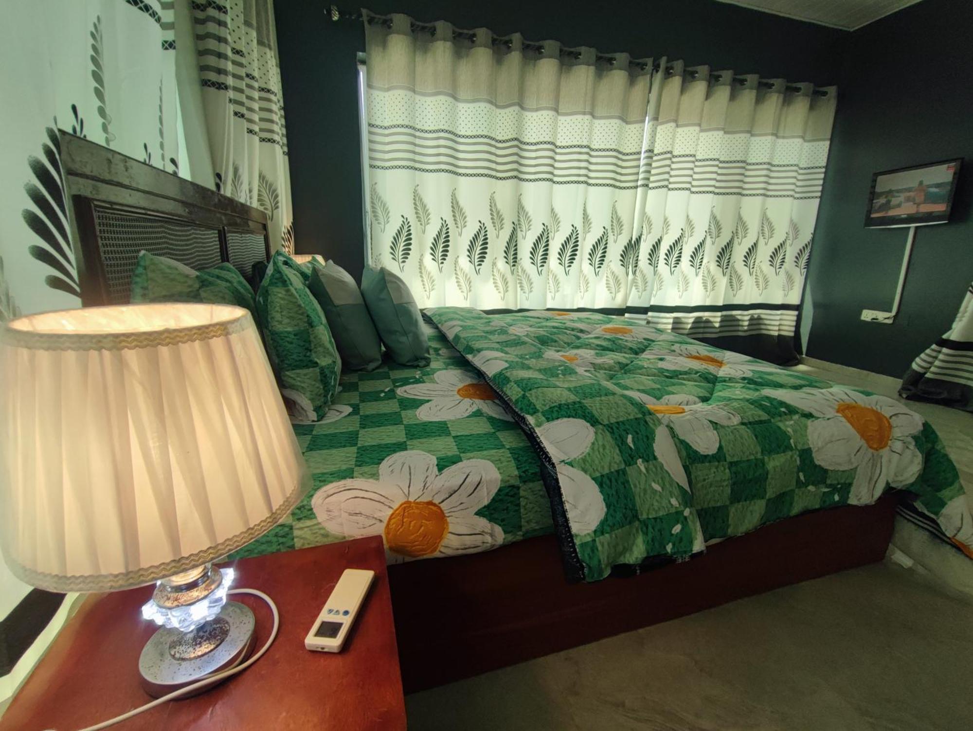 Ellisa Hospitality And Spa Hotel Accra Exterior photo