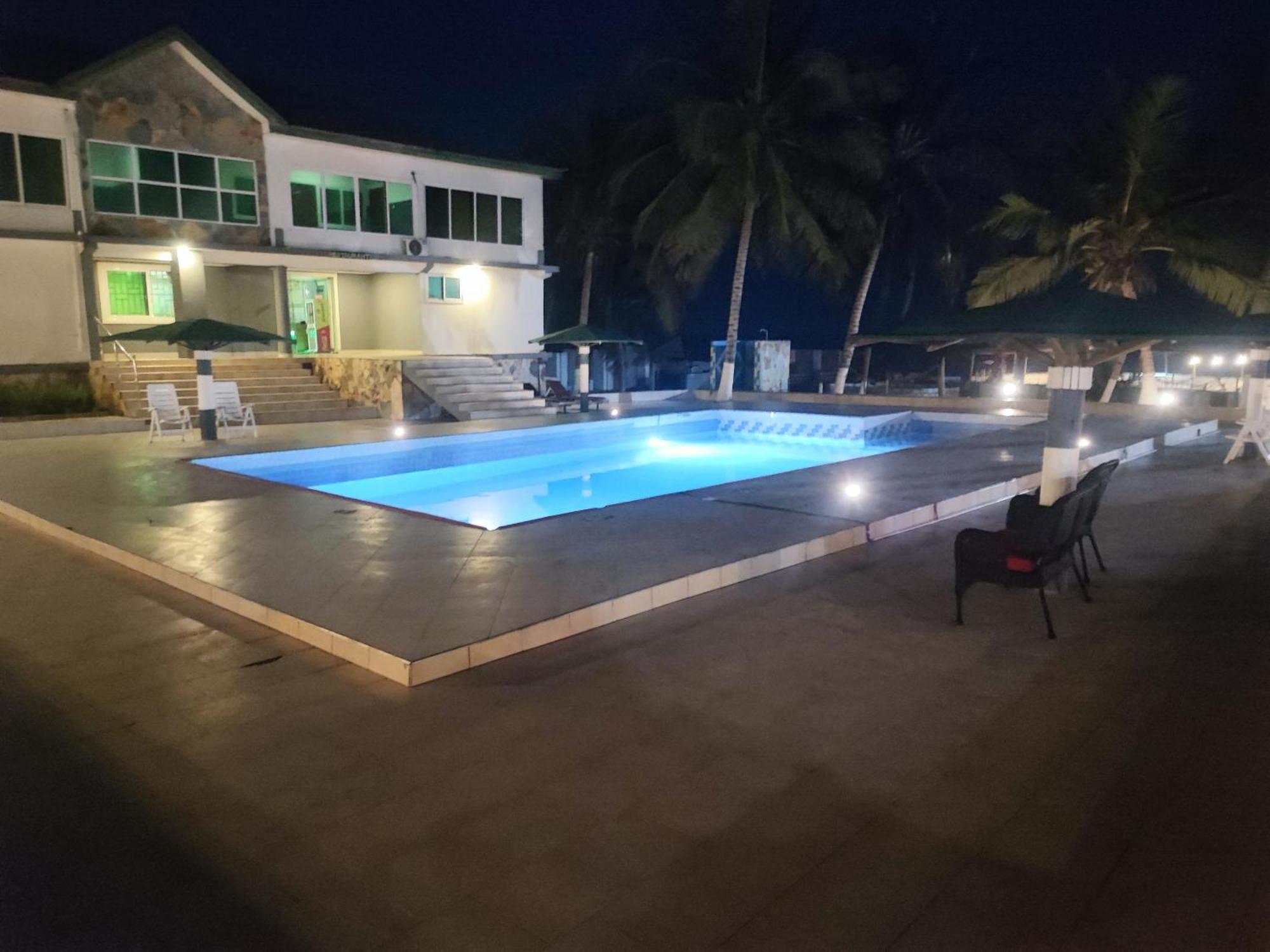 Ellisa Hospitality And Spa Hotel Accra Exterior photo