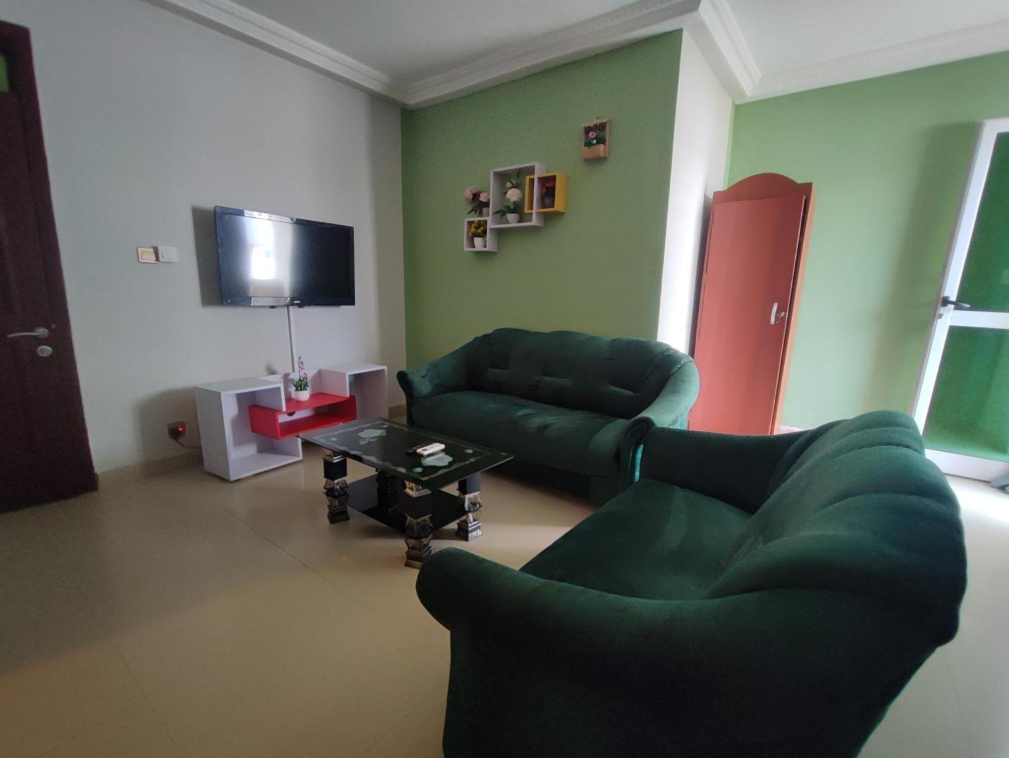 Ellisa Hospitality And Spa Hotel Accra Exterior photo